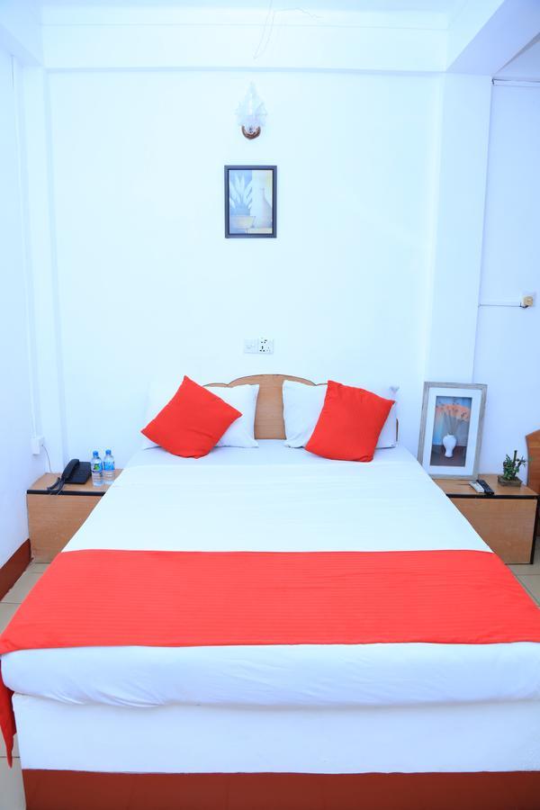 Hotel Nelly Vavuniya Exterior photo