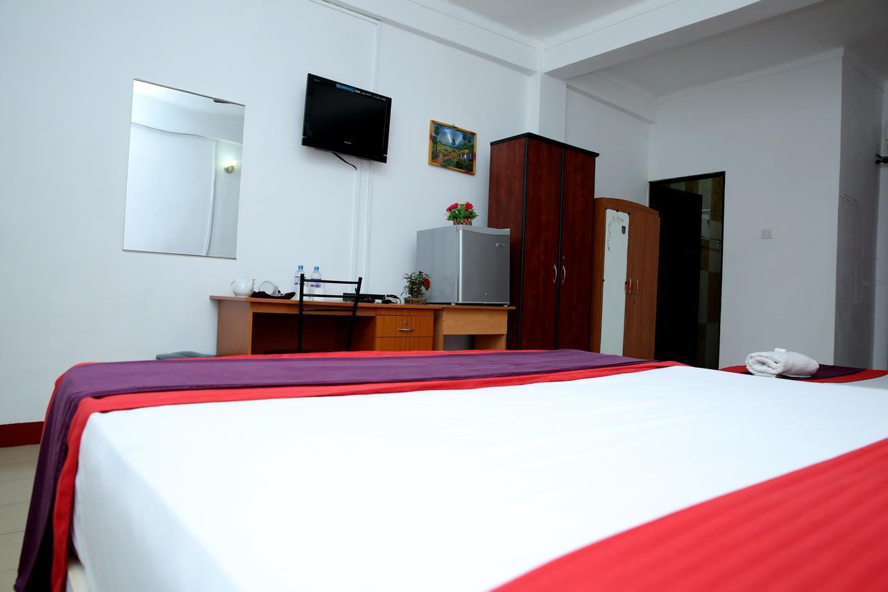 Hotel Nelly Vavuniya Exterior photo